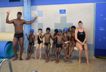 "LES CLASSES BLEUES" À LA PISCINE